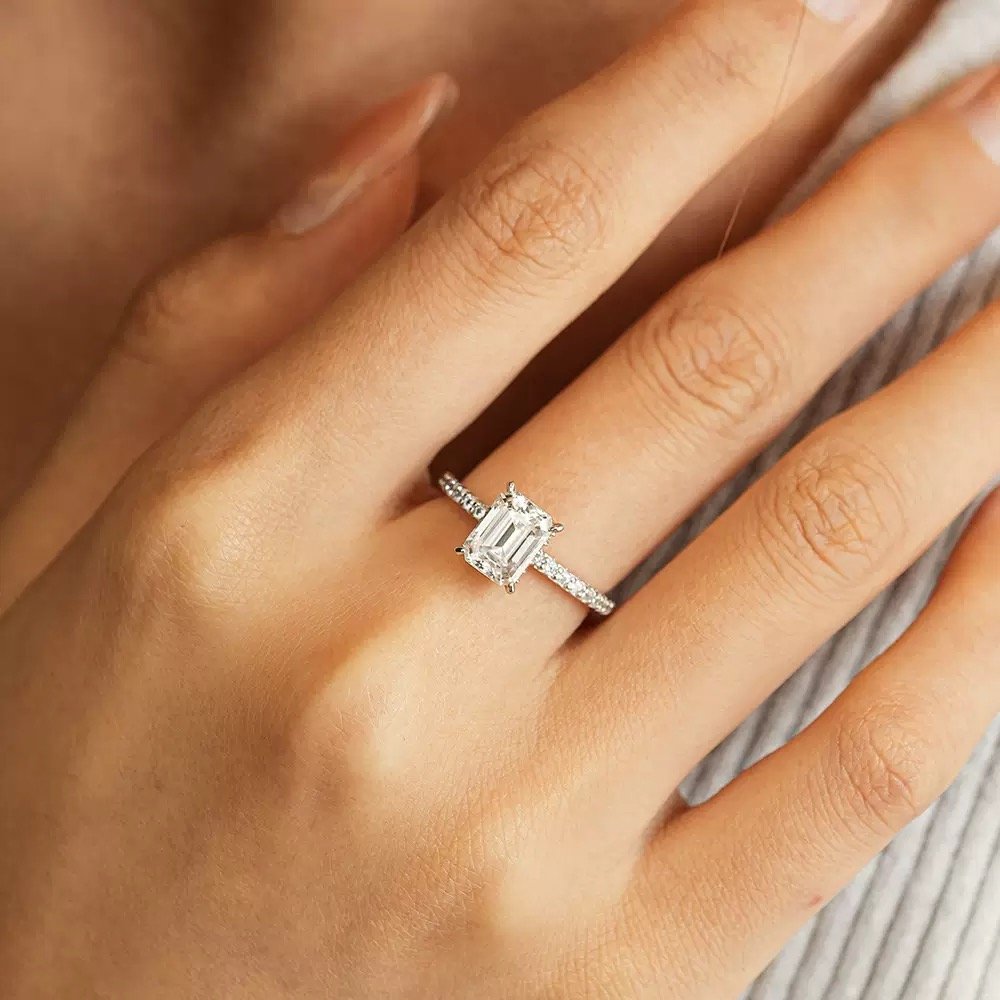 Luna Grace Serene Emerald Ring - Image 2